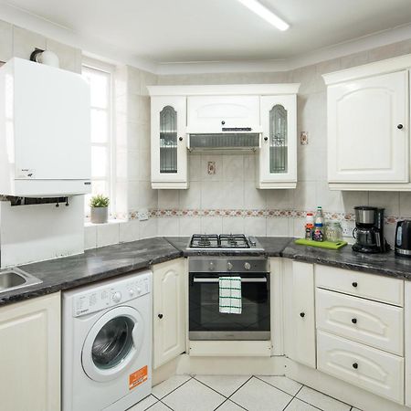 Private Double Room Shared Bathroom Near City Centre London Exterior foto