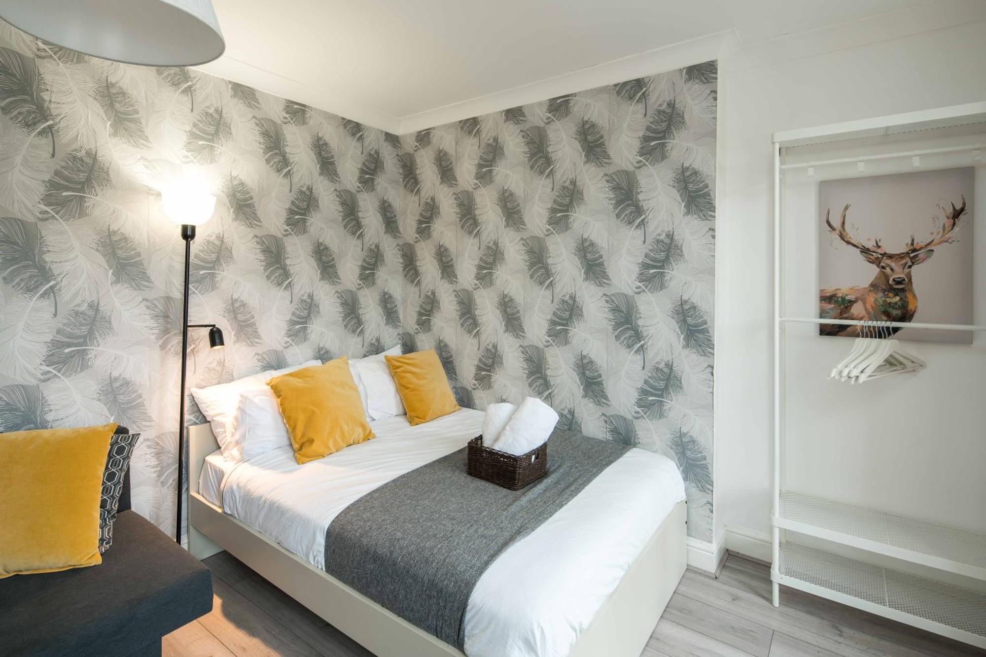 Private Double Room Shared Bathroom Near City Centre London Exterior foto