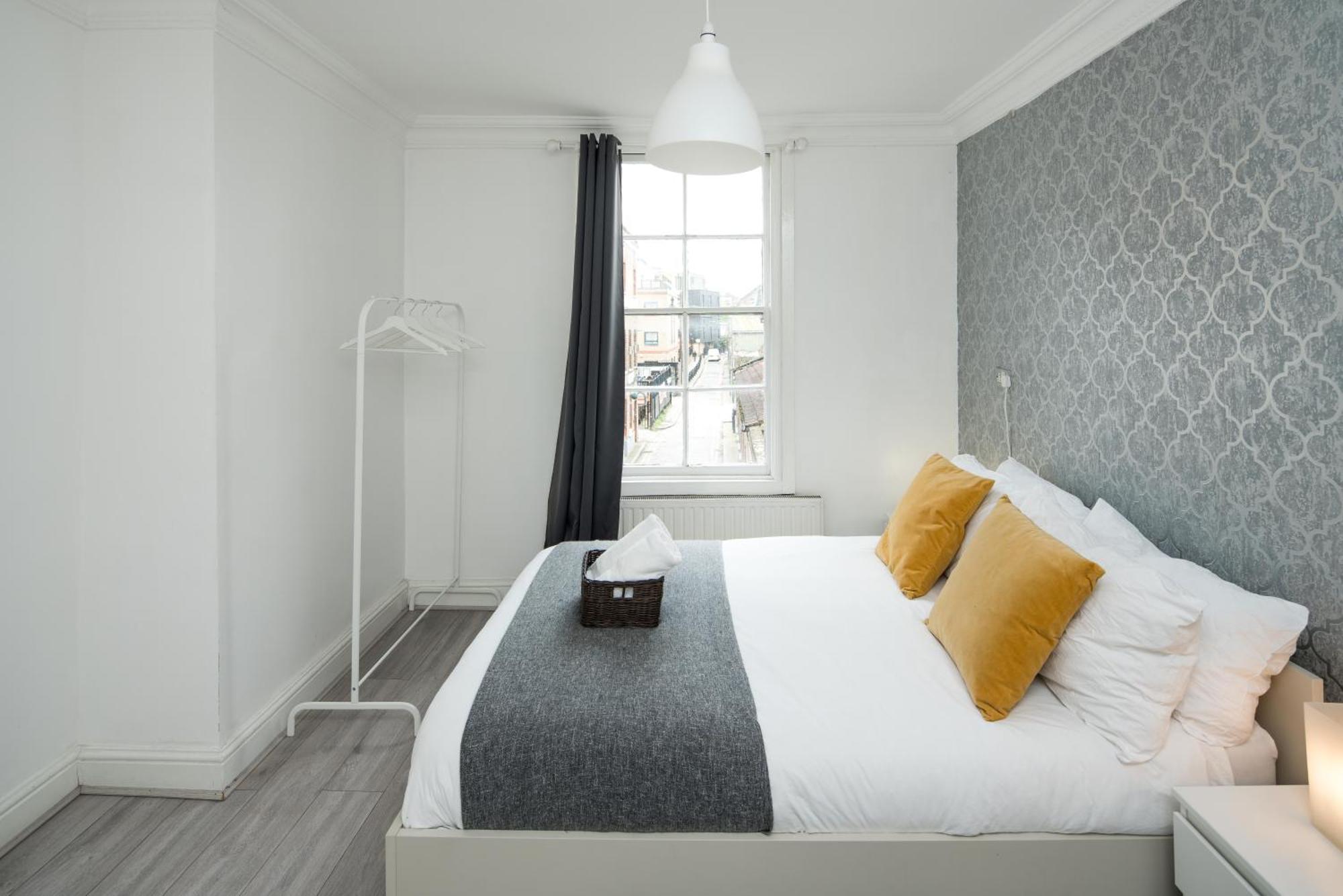 Private Double Room Shared Bathroom Near City Centre London Exterior foto