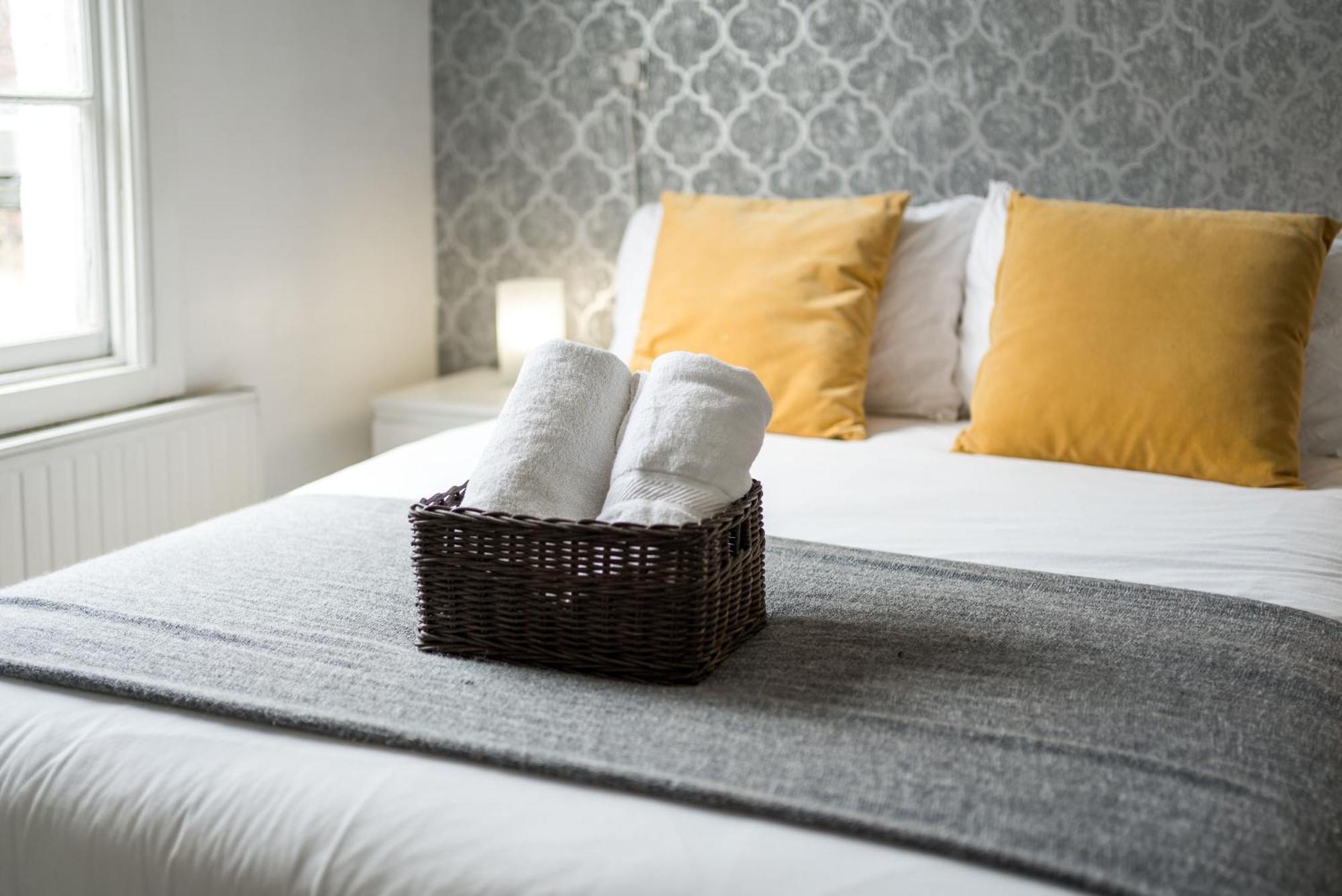 Private Double Room Shared Bathroom Near City Centre London Exterior foto