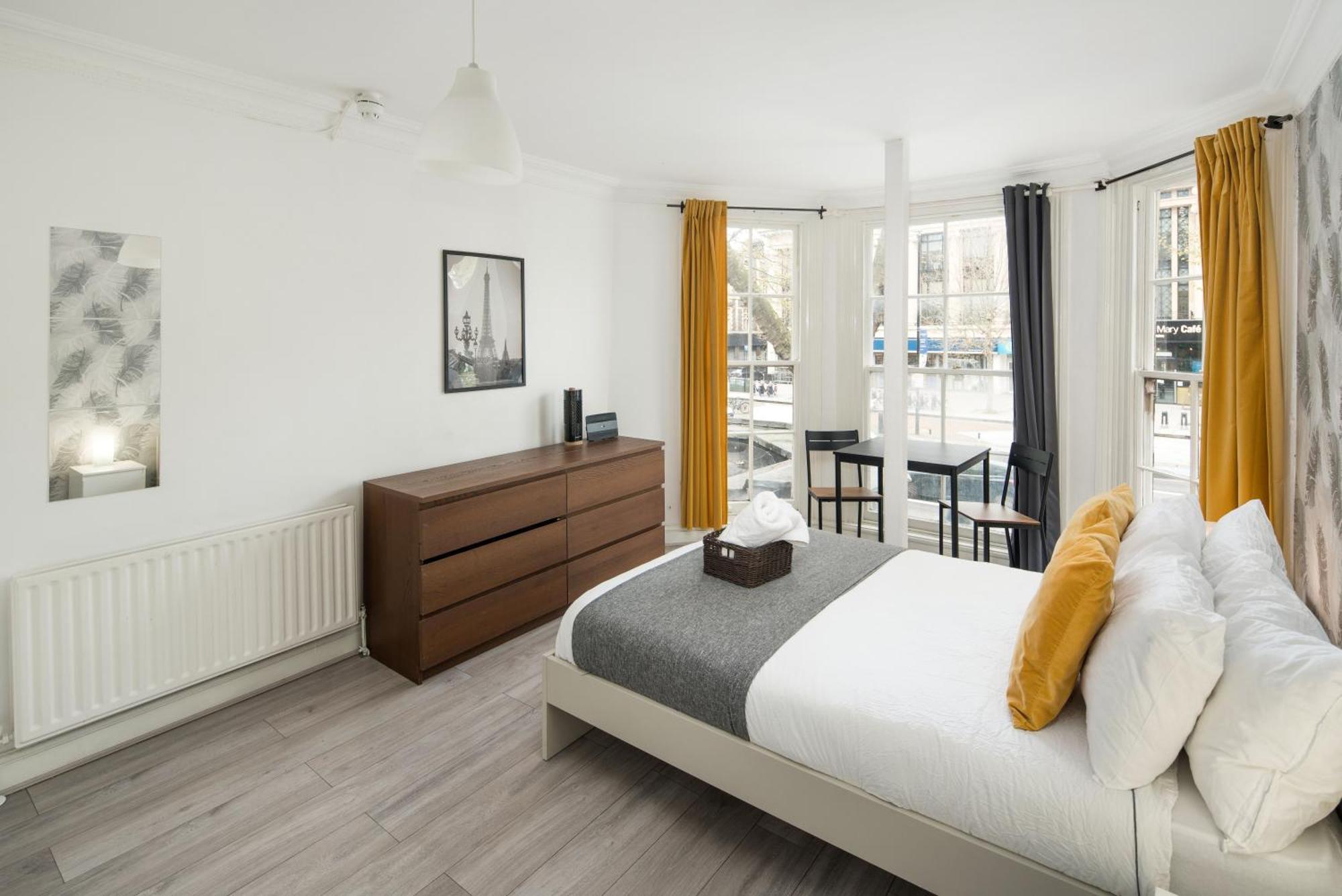 Private Double Room Shared Bathroom Near City Centre London Exterior foto