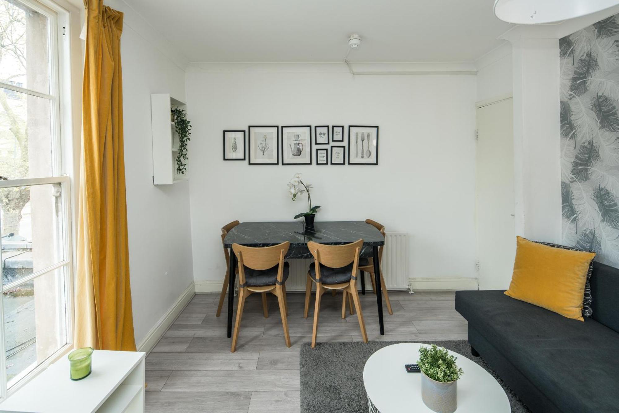 Private Double Room Shared Bathroom Near City Centre London Exterior foto